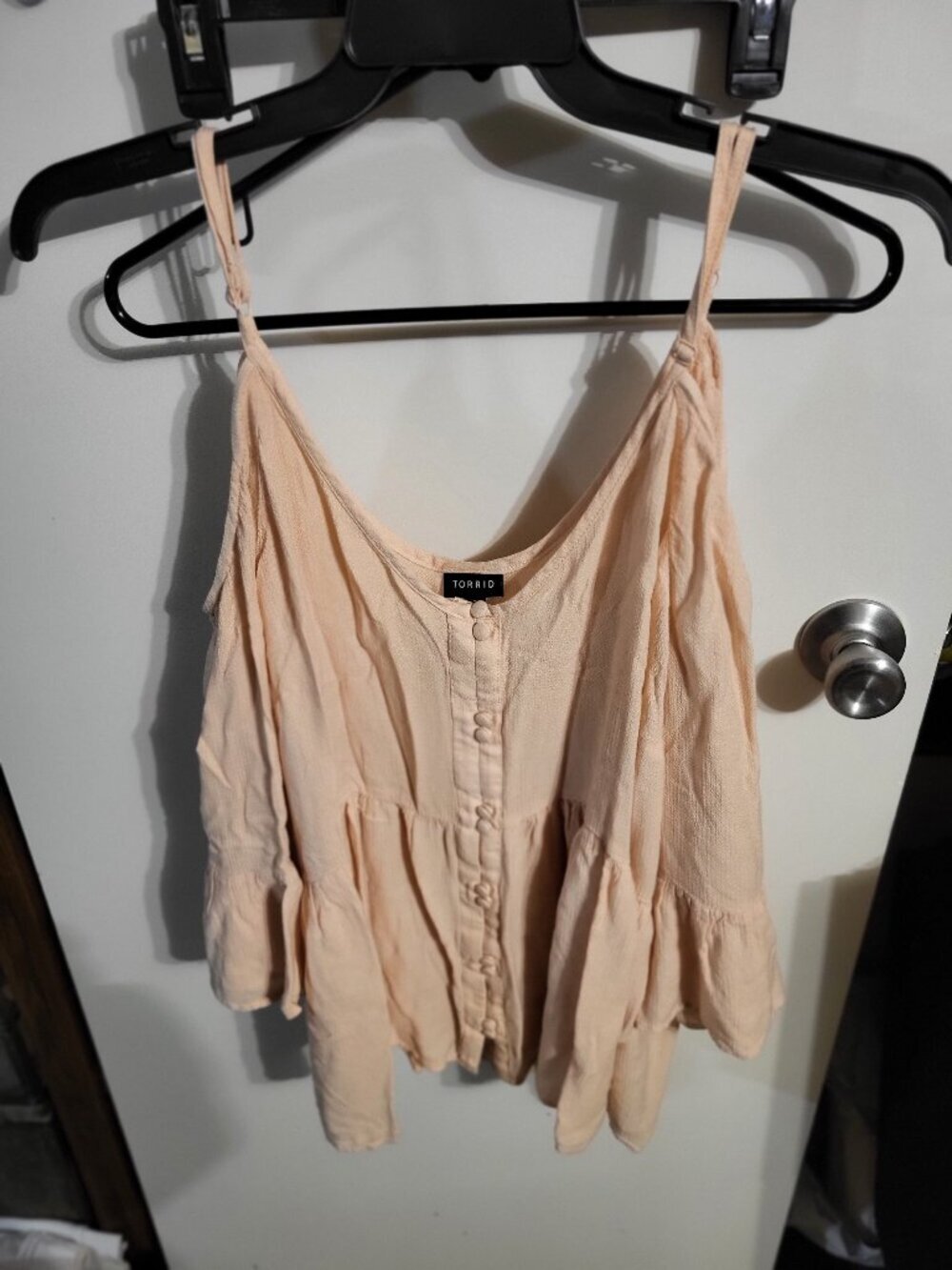 TORRID COLD SHOULDER TOP PEACH BELL SLEEVES WOMANS SZ 3